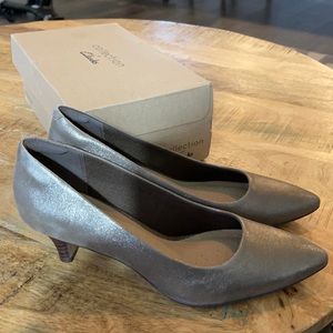 Metallic leather Clarks! Size 8.5, brand new!